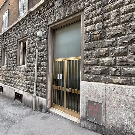 Corto - Reception Apartamento Trieste