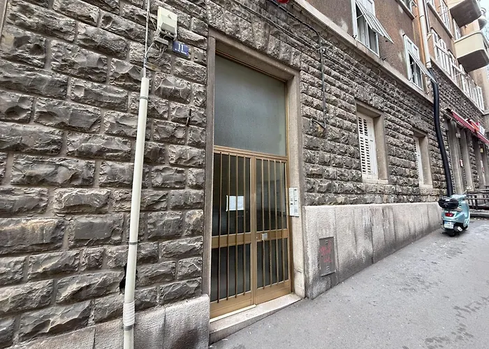 Corto Appartamento Trieste