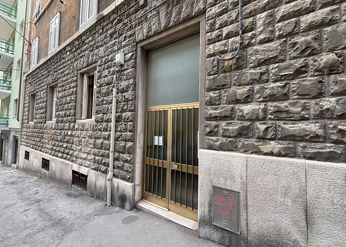 Corto Appartamento Trieste